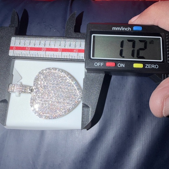 Lage heart pendant MOISSANITE
925 SILVER 8.00CTW
$ 1250.00 - Picture 9 of 12